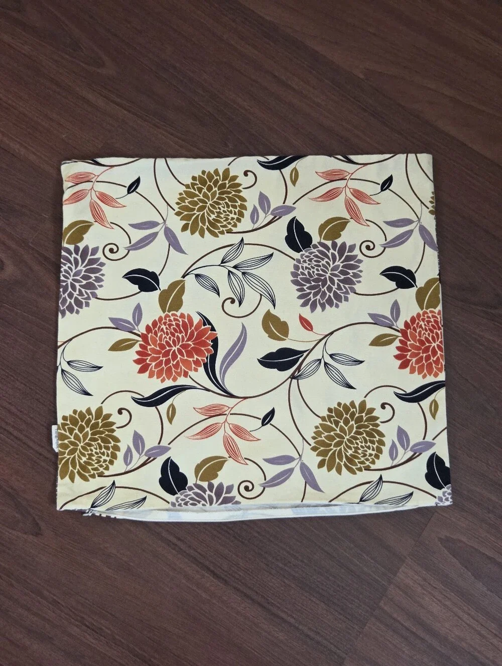TangDepot Set of 4 Cotton Floral Throw Pillow Covers, 18×18. Covers Only.